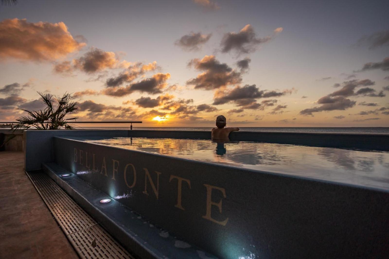 The Bellafonte - Luxury Oceanfront Hotel Kralendijk Exteriör bild